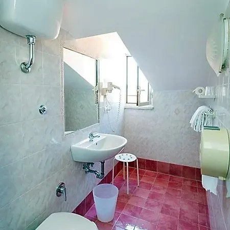 Otel Concorde 2*
